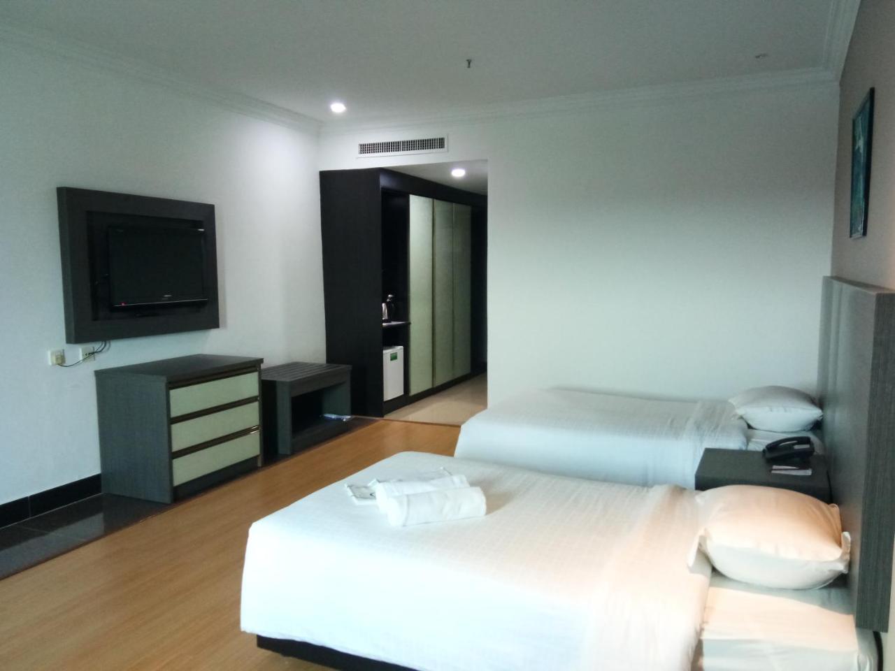 Purnama Hotel Limbang Exterior photo